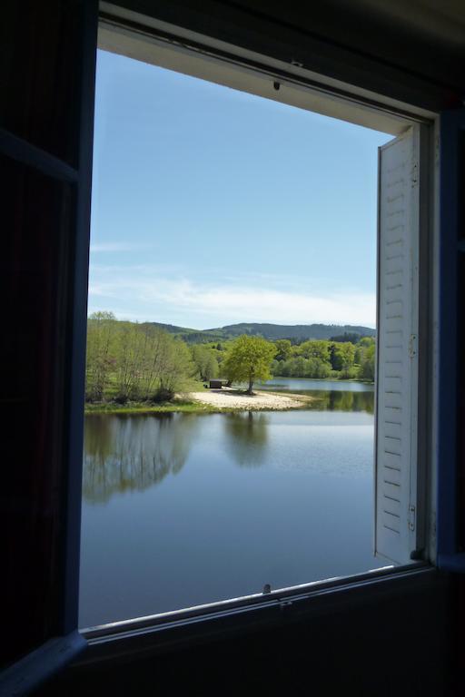 Chambres D'Hotes L'Hirondelle Du Lac Peyrat-le-Chateau Номер фото
